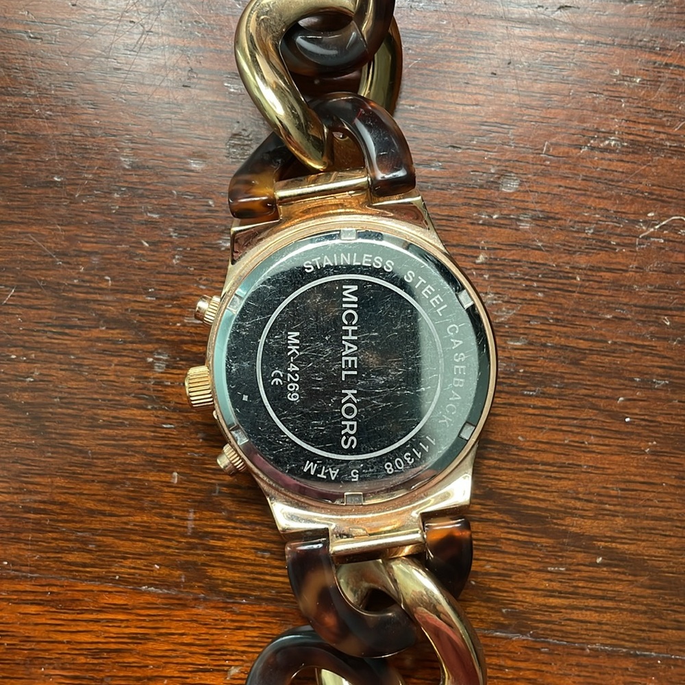 Michael Kors Gold and Tortoise Chain-Link Watch - Picture 3 of 4
